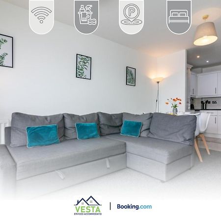 Two Bedrooms Apartment By Vesta Serviced Accommodation & Short Lets Hatfield With Free Wifi Exterior foto