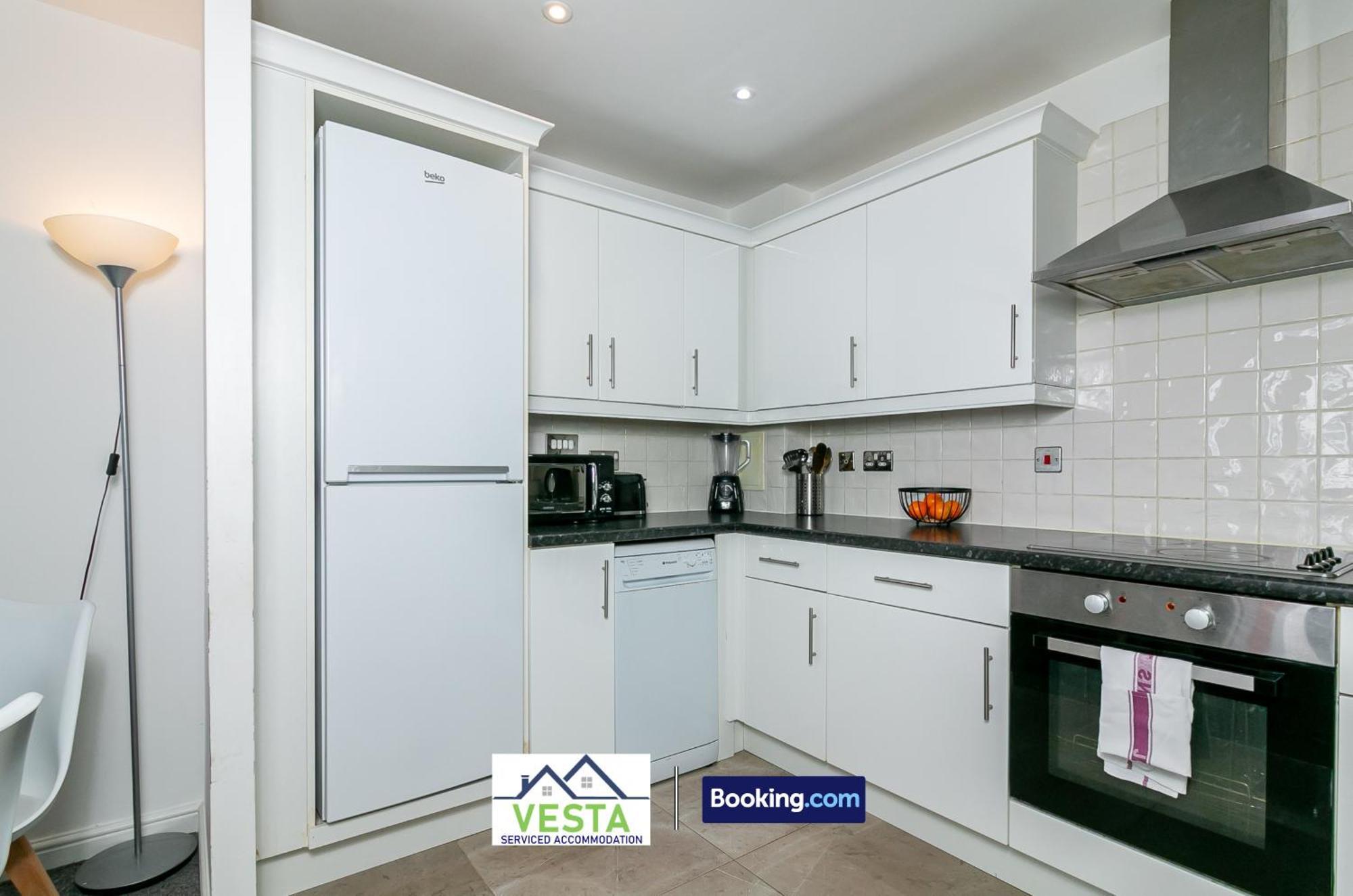Two Bedrooms Apartment By Vesta Serviced Accommodation & Short Lets Hatfield With Free Wifi Exterior foto