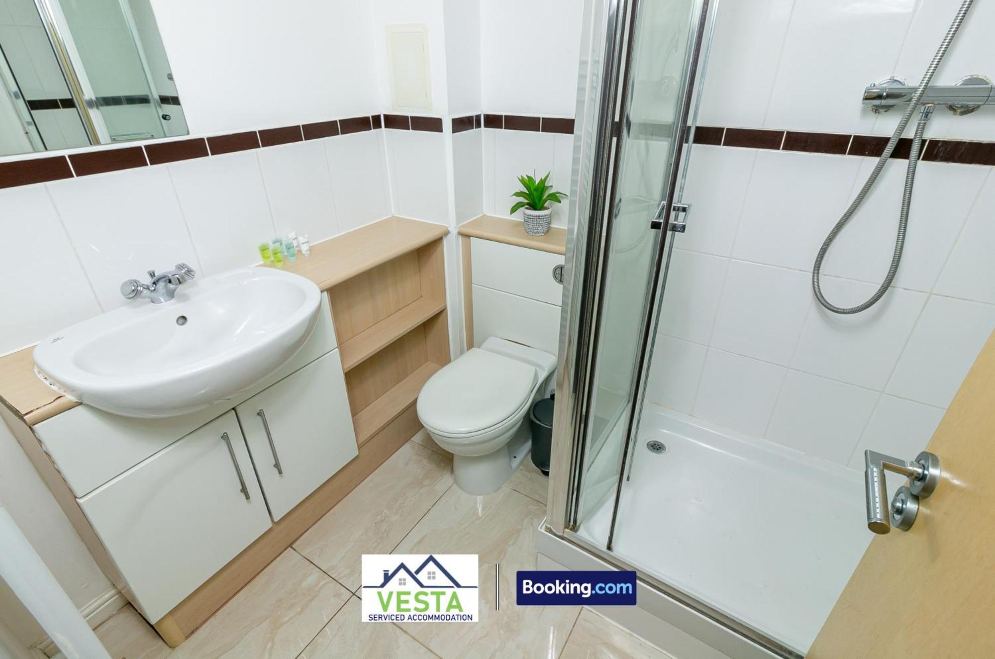 Two Bedrooms Apartment By Vesta Serviced Accommodation & Short Lets Hatfield With Free Wifi Exterior foto