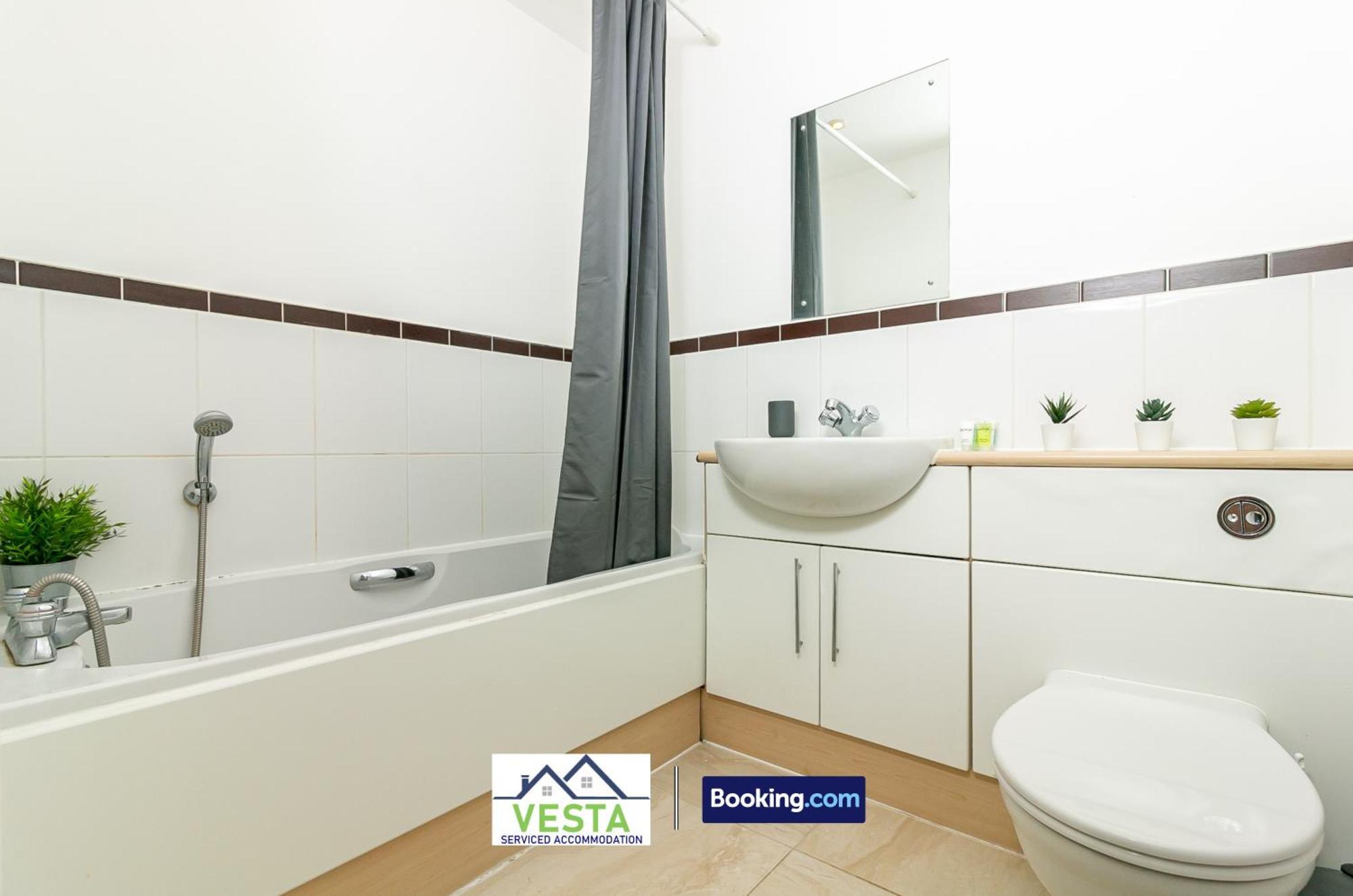 Two Bedrooms Apartment By Vesta Serviced Accommodation & Short Lets Hatfield With Free Wifi Exterior foto